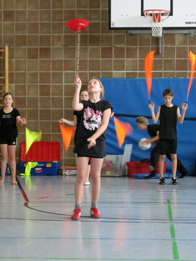 2012-09 Zirkusprojekt 5a 02 web